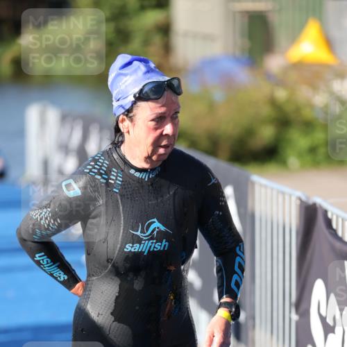 25.08.2024 - Elbe Triathlon Hamburg H.Heesch http://msf.ph/oto/6863415 25.08.2024 09:32:45 Schwimmen 530, 545, 551 meine-sportfotos.de