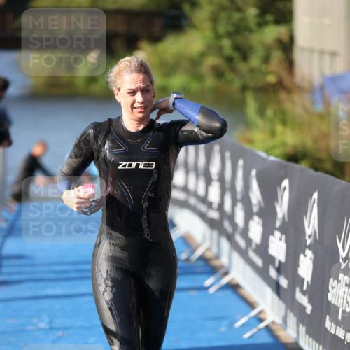 25.08.2024 - Elbe Triathlon Hamburg H.Heesch http://msf.ph/oto/6863433 25.08.2024 09:32:58 Schwimmen 485, 530, 551 meine-sportfotos.de