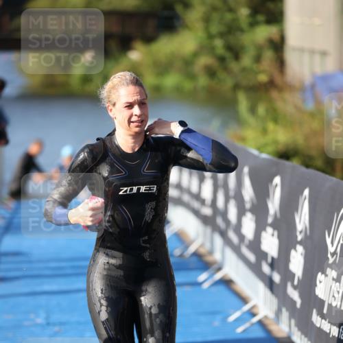 25.08.2024 - Elbe Triathlon Hamburg H.Heesch http://msf.ph/oto/6863437 25.08.2024 09:32:58 Schwimmen 485, 530, 551 meine-sportfotos.de