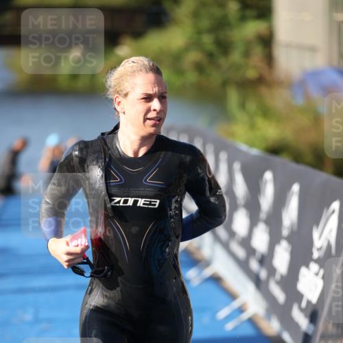 25.08.2024 - Elbe Triathlon Hamburg H.Heesch http://msf.ph/oto/6863443 25.08.2024 09:32:59 Schwimmen 485, 530, 551 meine-sportfotos.de