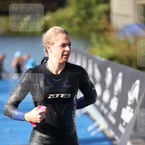 25.08.2024 - Elbe Triathlon Hamburg H.Heesch http://msf.ph/oto/6863448 25.08.2024 09:32:59 Schwimmen 485, 530, 551 meine-sportfotos.de