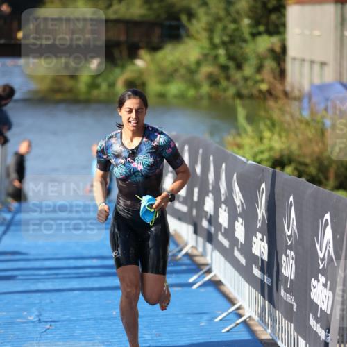 25.08.2024 - Elbe Triathlon Hamburg H.Heesch http://msf.ph/oto/6863463 25.08.2024 09:33:07 Schwimmen 485, 530, 551 meine-sportfotos.de
