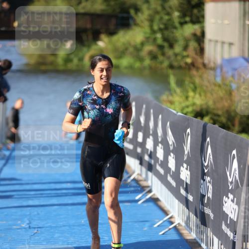 25.08.2024 - Elbe Triathlon Hamburg H.Heesch http://msf.ph/oto/6863469 25.08.2024 09:33:07 Schwimmen 485, 530, 551 meine-sportfotos.de