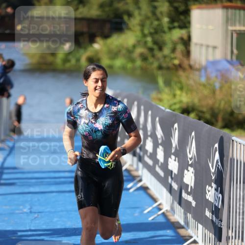 25.08.2024 - Elbe Triathlon Hamburg H.Heesch http://msf.ph/oto/6863477 25.08.2024 09:33:08 Schwimmen 485, 530, 551 meine-sportfotos.de