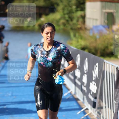 25.08.2024 - Elbe Triathlon Hamburg H.Heesch http://msf.ph/oto/6863503 25.08.2024 09:33:08 Schwimmen 485, 530, 551 meine-sportfotos.de