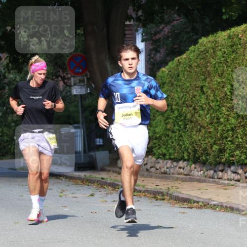 25.08.2024 - 20. Blankeneser Heldenlauf Strokosch-Dieckow http://msf.ph/oto/6863527 25.08.2024 10:24:07 Ziel 6310, 6460 meine-sportfotos.de