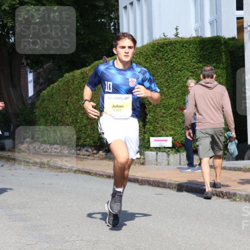 25.08.2024 - 20. Blankeneser Heldenlauf Strokosch-Dieckow http://msf.ph/oto/6863536 25.08.2024 10:24:08 Ziel 6310, 6460 meine-sportfotos.de