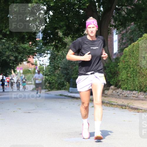 25.08.2024 - 20. Blankeneser Heldenlauf Strokosch-Dieckow http://msf.ph/oto/6863539 25.08.2024 10:24:09 Ziel 6310, 6460 meine-sportfotos.de