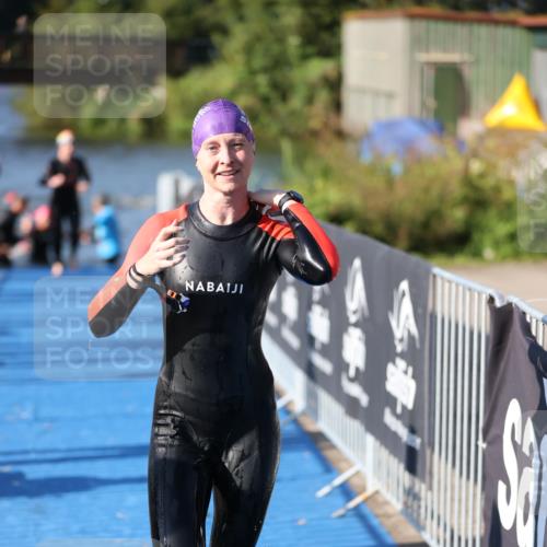 25.08.2024 - Elbe Triathlon Hamburg H.Heesch http://msf.ph/oto/6863540 25.08.2024 09:34:02 Schwimmen 462, 476, 494, 539, 550 meine-sportfotos.de