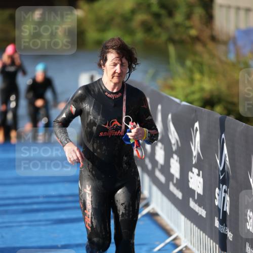 25.08.2024 - Elbe Triathlon Hamburg H.Heesch http://msf.ph/oto/6863569 25.08.2024 09:34:08 Schwimmen 462, 476, 483, 494, 495, 539, 550 meine-sportfotos.de