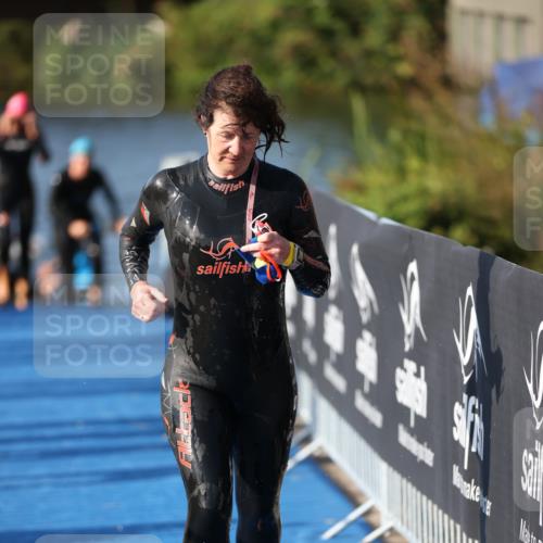 25.08.2024 - Elbe Triathlon Hamburg H.Heesch http://msf.ph/oto/6863573 25.08.2024 09:34:08 Schwimmen 462, 476, 483, 494, 495, 539, 550 meine-sportfotos.de