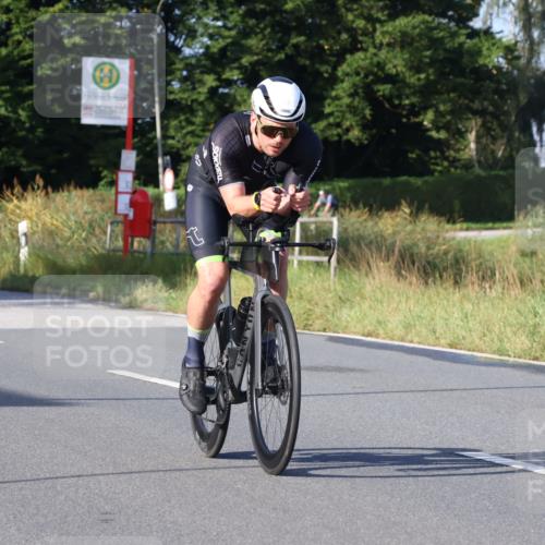 25.08.2024 - Elbe Triathlon Hamburg Fuchs,  Jonas http://msf.ph/oto/6863860 25.08.2024 09:21:08 Radfahren 267, 79, 39, 81, 300 meine-sportfotos.de
