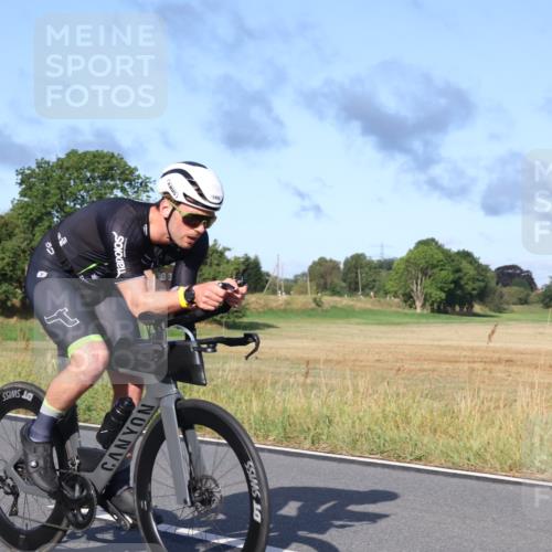 25.08.2024 - Elbe Triathlon Hamburg Fuchs,  Jonas http://msf.ph/oto/6863874 25.08.2024 09:21:08 Radfahren 267, 79, 39, 81, 300 meine-sportfotos.de