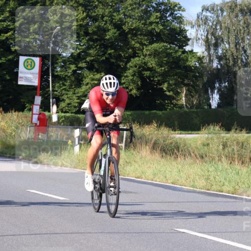 25.08.2024 - Elbe Triathlon Hamburg Fuchs,  Jonas http://msf.ph/oto/6863879 25.08.2024 09:21:10 Radfahren 79, 39, 81, 300 meine-sportfotos.de