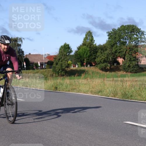25.08.2024 - Elbe Triathlon Hamburg Fuchs,  Jonas http://msf.ph/oto/6863904 25.08.2024 09:21:11 Radfahren 39, 81, 300 meine-sportfotos.de
