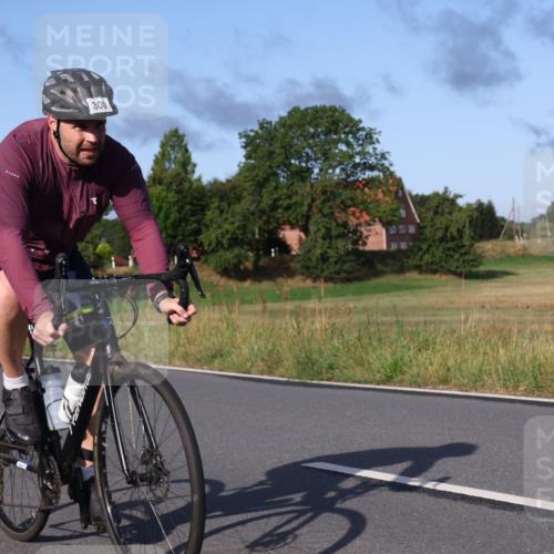 25.08.2024 - Elbe Triathlon Hamburg Fuchs,  Jonas http://msf.ph/oto/6863909 25.08.2024 09:21:12 Radfahren 39, 81, 300 meine-sportfotos.de