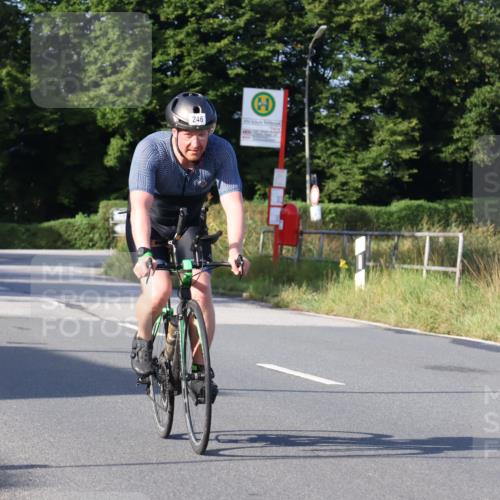 25.08.2024 - Elbe Triathlon Hamburg Fuchs,  Jonas http://msf.ph/oto/6863918 25.08.2024 09:21:19 Radfahren 246, 298, 311 meine-sportfotos.de