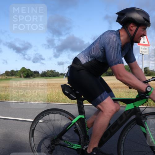25.08.2024 - Elbe Triathlon Hamburg Fuchs,  Jonas http://msf.ph/oto/6863954 25.08.2024 09:21:20 Radfahren 246, 298, 311 meine-sportfotos.de