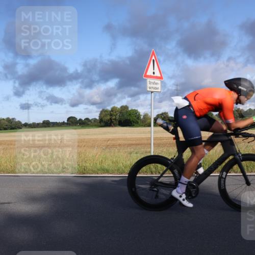 25.08.2024 - Elbe Triathlon Hamburg Fuchs,  Jonas http://msf.ph/oto/6864011 25.08.2024 09:21:26 Radfahren 298, 311 meine-sportfotos.de