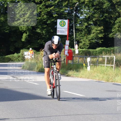 25.08.2024 - Elbe Triathlon Hamburg Fuchs,  Jonas http://msf.ph/oto/6864075 25.08.2024 09:21:38 Radfahren 188, 197, 204, 42, 46, 92 meine-sportfotos.de