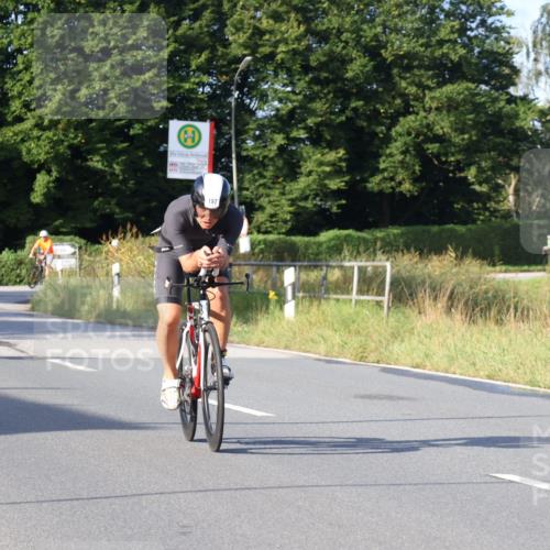 25.08.2024 - Elbe Triathlon Hamburg Fuchs,  Jonas http://msf.ph/oto/6864079 25.08.2024 09:21:38 Radfahren 188, 197, 204, 42, 46, 92 meine-sportfotos.de