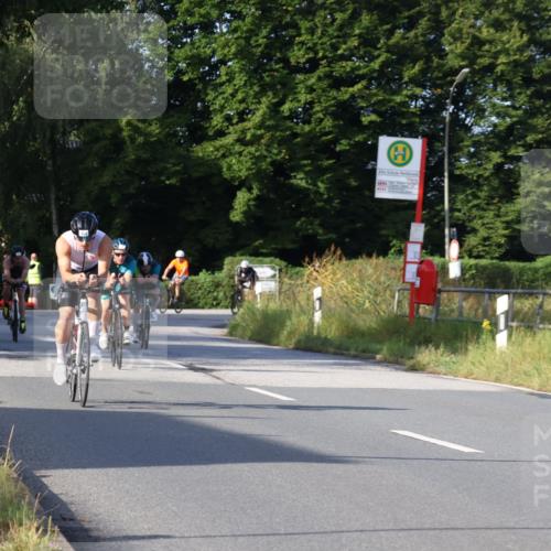 25.08.2024 - Elbe Triathlon Hamburg Fuchs,  Jonas http://msf.ph/oto/6864089 25.08.2024 09:21:38 Radfahren 188, 197, 204, 42, 46, 92 meine-sportfotos.de