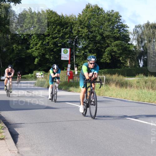 25.08.2024 - Elbe Triathlon Hamburg Fuchs,  Jonas http://msf.ph/oto/6864115 25.08.2024 09:21:41 Radfahren 197, 204, 42, 46, 92, 294, 34, 280 meine-sportfotos.de