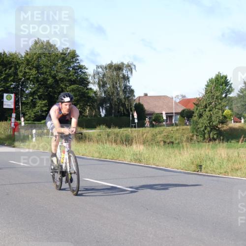 25.08.2024 - Elbe Triathlon Hamburg Fuchs,  Jonas http://msf.ph/oto/6864135 25.08.2024 09:21:42 Radfahren 197, 204, 42, 46, 92, 294, 34, 280, 190 meine-sportfotos.de