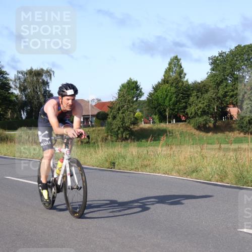 25.08.2024 - Elbe Triathlon Hamburg Fuchs,  Jonas http://msf.ph/oto/6864143 25.08.2024 09:21:42 Radfahren 197, 204, 42, 46, 92, 294, 34, 280, 190 meine-sportfotos.de