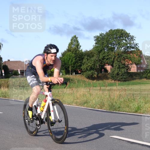 25.08.2024 - Elbe Triathlon Hamburg Fuchs,  Jonas http://msf.ph/oto/6864147 25.08.2024 09:21:43 Radfahren 197, 204, 42, 46, 92, 294, 34, 280, 190 meine-sportfotos.de