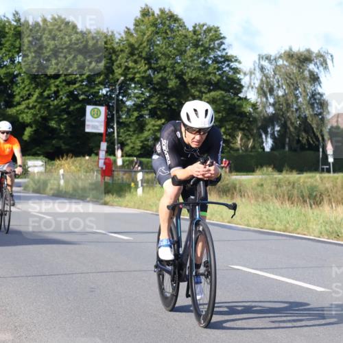 25.08.2024 - Elbe Triathlon Hamburg Fuchs,  Jonas http://msf.ph/oto/6864174 25.08.2024 09:21:46 Radfahren 42, 46, 92, 294, 34, 280, 190 meine-sportfotos.de