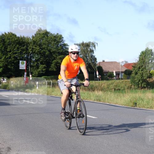 25.08.2024 - Elbe Triathlon Hamburg Fuchs,  Jonas http://msf.ph/oto/6864199 25.08.2024 09:21:47 Radfahren 46, 92, 294, 34, 280, 190 meine-sportfotos.de