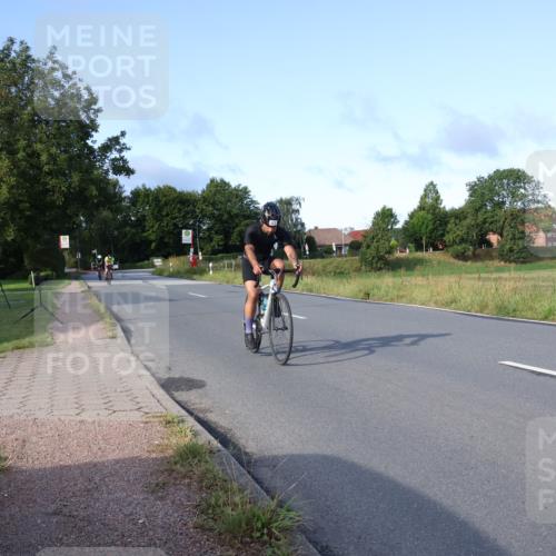 25.08.2024 - Elbe Triathlon Hamburg Fuchs,  Jonas http://msf.ph/oto/6864541 25.08.2024 09:22:42 Radfahren 91, 327, 209, 45 meine-sportfotos.de