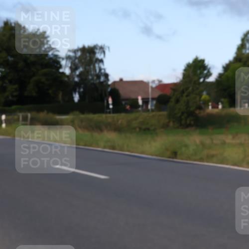 25.08.2024 - Elbe Triathlon Hamburg Fuchs,  Jonas http://msf.ph/oto/6864594 25.08.2024 09:22:45 Radfahren 327, 209, 45, 443, 266 meine-sportfotos.de