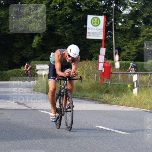 25.08.2024 - Elbe Triathlon Hamburg Fuchs,  Jonas http://msf.ph/oto/6864609 25.08.2024 09:22:49 Radfahren 209, 45, 443, 266 meine-sportfotos.de