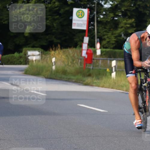25.08.2024 - Elbe Triathlon Hamburg Fuchs,  Jonas http://msf.ph/oto/6864631 25.08.2024 09:22:50 Radfahren 45, 443, 266, 56 meine-sportfotos.de