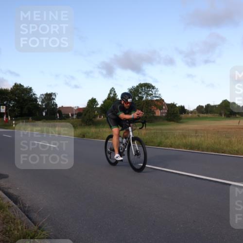 25.08.2024 - Elbe Triathlon Hamburg Fuchs,  Jonas http://msf.ph/oto/6864794 25.08.2024 09:23:14 Radfahren 105, 340, 120, 367 meine-sportfotos.de