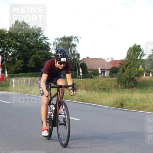 25.08.2024 - Elbe Triathlon Hamburg Fuchs,  Jonas http://msf.ph/oto/6864827 25.08.2024 09:23:16 Radfahren 105, 340, 120, 367, 198 meine-sportfotos.de