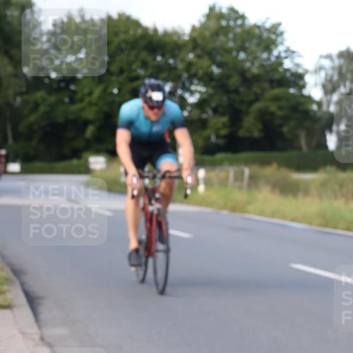 25.08.2024 - Elbe Triathlon Hamburg Fuchs,  Jonas http://msf.ph/oto/6864969 25.08.2024 09:23:24 Radfahren 367, 198, 167, 258 meine-sportfotos.de