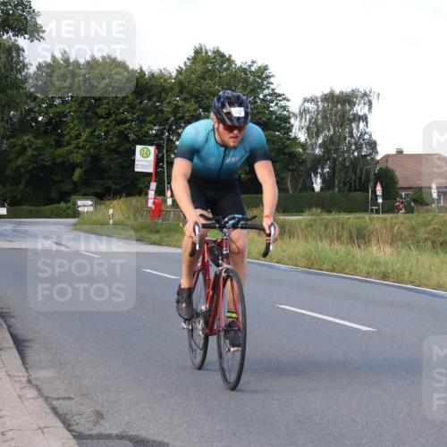 25.08.2024 - Elbe Triathlon Hamburg Fuchs,  Jonas http://msf.ph/oto/6864975 25.08.2024 09:23:25 Radfahren 367, 198, 167, 258 meine-sportfotos.de