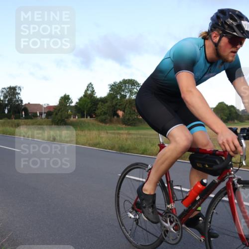 25.08.2024 - Elbe Triathlon Hamburg Fuchs,  Jonas http://msf.ph/oto/6864988 25.08.2024 09:23:25 Radfahren 367, 198, 167, 258 meine-sportfotos.de