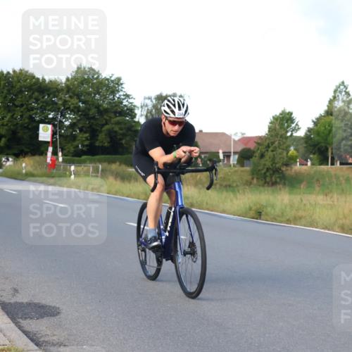 25.08.2024 - Elbe Triathlon Hamburg Fuchs,  Jonas http://msf.ph/oto/6865044 25.08.2024 09:23:30 Radfahren 167, 258, 86, 64 meine-sportfotos.de