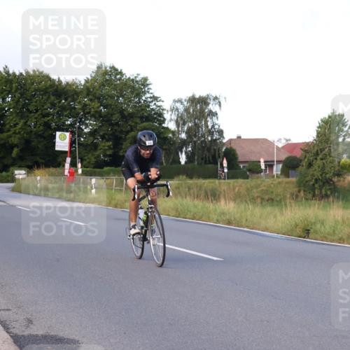 25.08.2024 - Elbe Triathlon Hamburg Fuchs,  Jonas http://msf.ph/oto/6865166 25.08.2024 09:23:38 Radfahren 86, 64, 342, 35, 153 meine-sportfotos.de