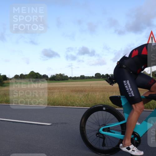 25.08.2024 - Elbe Triathlon Hamburg Fuchs,  Jonas http://msf.ph/oto/6865342 25.08.2024 09:23:53 Radfahren 310, 404, 60, 278, 142 meine-sportfotos.de