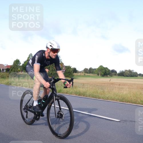 25.08.2024 - Elbe Triathlon Hamburg Fuchs,  Jonas http://msf.ph/oto/6865351 25.08.2024 09:23:54 Radfahren 310, 404, 60, 278, 142 meine-sportfotos.de
