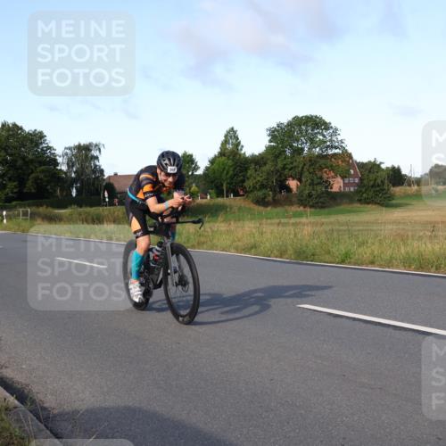 25.08.2024 - Elbe Triathlon Hamburg Fuchs,  Jonas http://msf.ph/oto/6865410 25.08.2024 09:24:04 Radfahren 142, 369, 76, 74, 117 meine-sportfotos.de