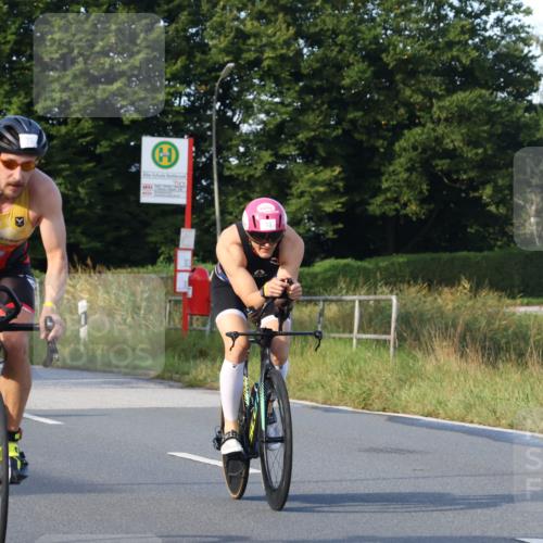 25.08.2024 - Elbe Triathlon Hamburg Fuchs,  Jonas http://msf.ph/oto/6865436 25.08.2024 09:24:07 Radfahren 369, 76, 74, 117, 283 meine-sportfotos.de