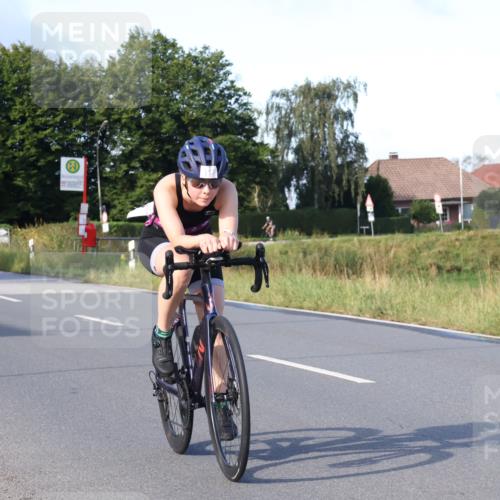 25.08.2024 - Elbe Triathlon Hamburg Fuchs,  Jonas http://msf.ph/oto/6865471 25.08.2024 09:24:10 Radfahren 76, 74, 117, 283, 97, 174 meine-sportfotos.de