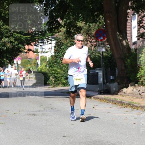 25.08.2024 - 20. Blankeneser Heldenlauf Strokosch-Dieckow http://msf.ph/oto/6865478 25.08.2024 10:26:52 Ziel 6161, 6418 meine-sportfotos.de