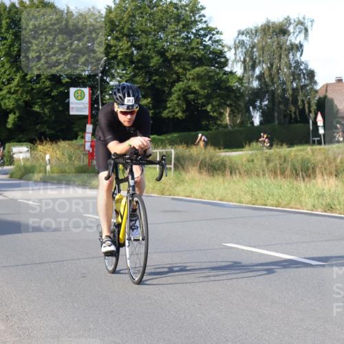 25.08.2024 - Elbe Triathlon Hamburg Fuchs,  Jonas http://msf.ph/oto/6865503 25.08.2024 09:24:13 Radfahren 76, 74, 117, 283, 97, 174 meine-sportfotos.de